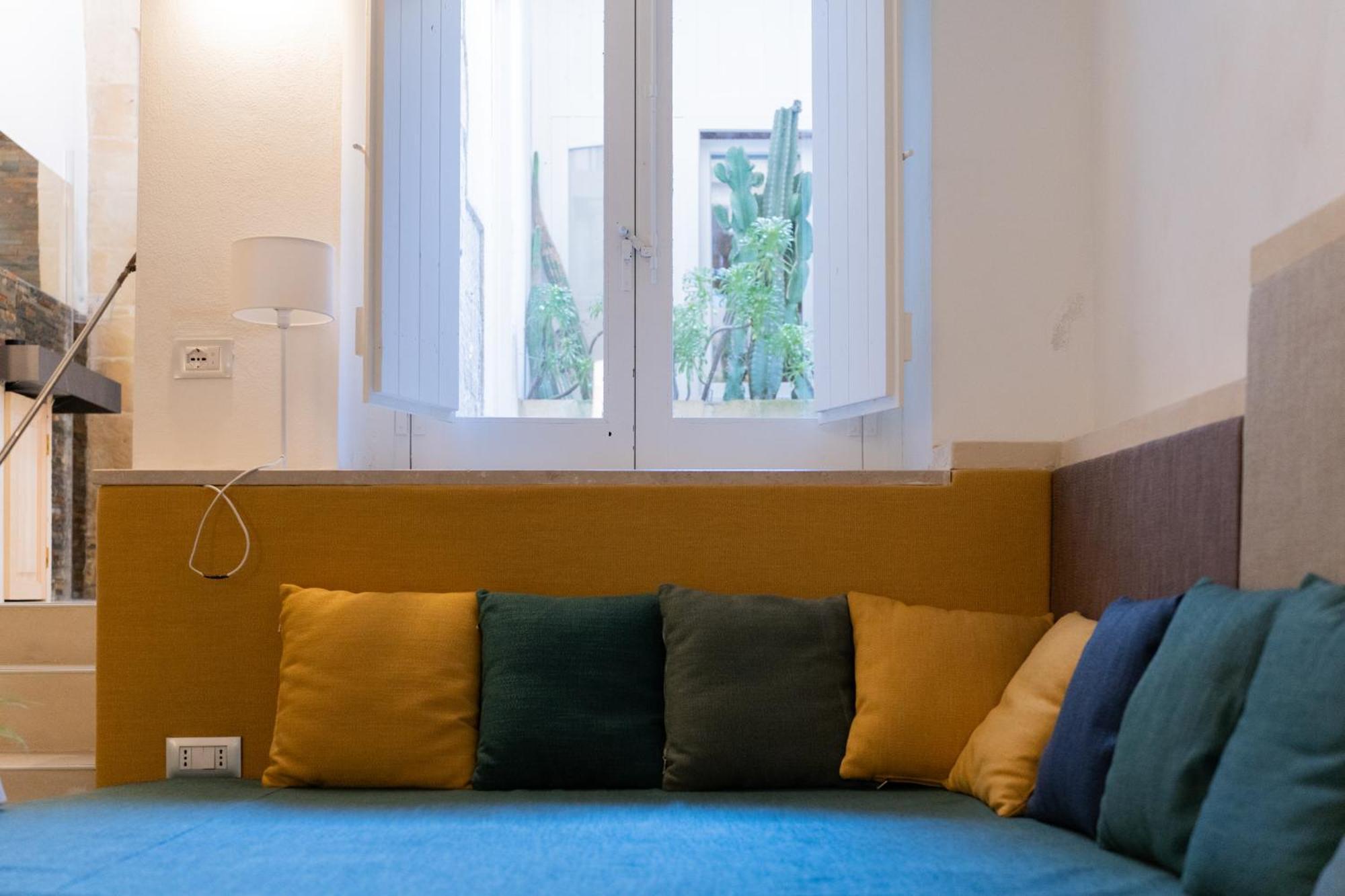 Dimora Barocca Luxury Suites Lecce Bagian luar foto