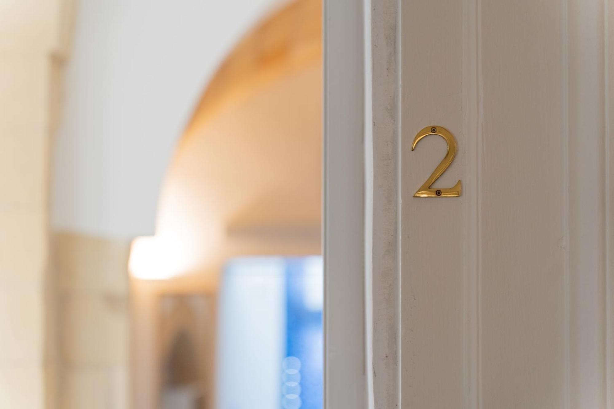 Dimora Barocca Luxury Suites Lecce Bagian luar foto