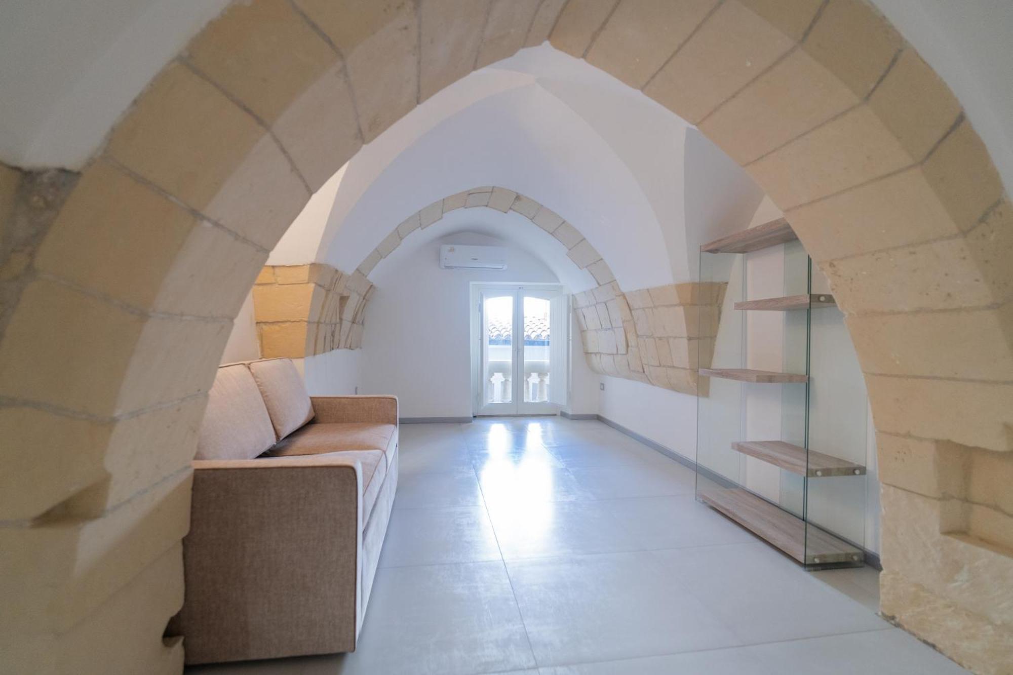 Dimora Barocca Luxury Suites Lecce Bagian luar foto