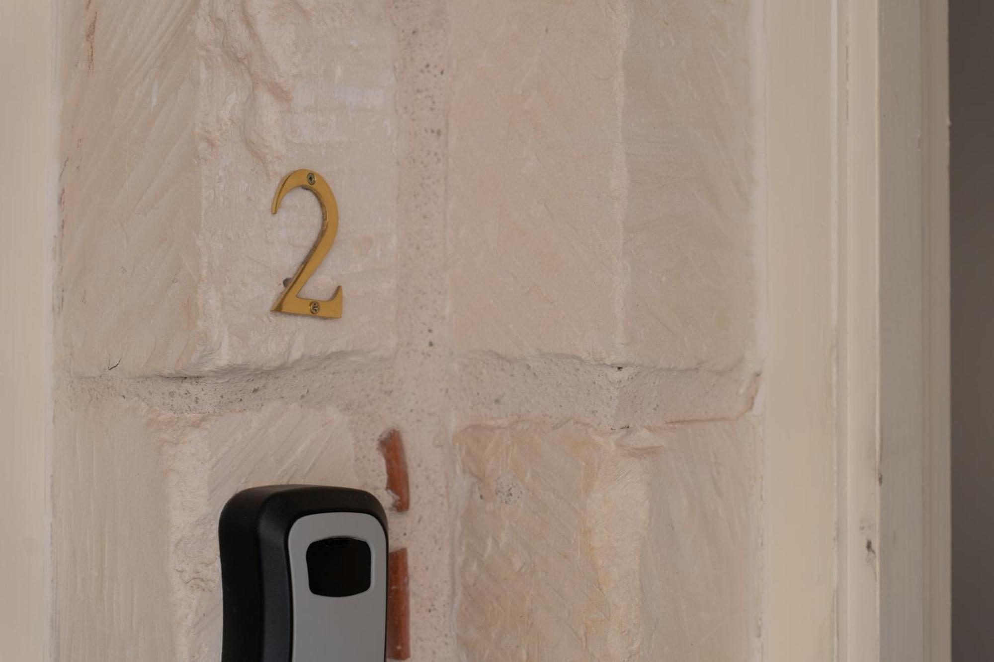 Dimora Barocca Luxury Suites Lecce Bagian luar foto