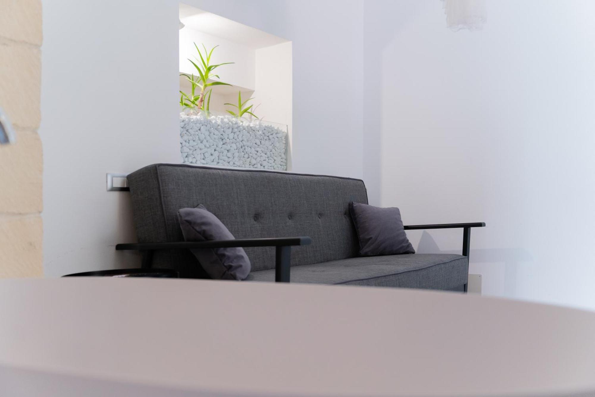 Dimora Barocca Luxury Suites Lecce Bagian luar foto