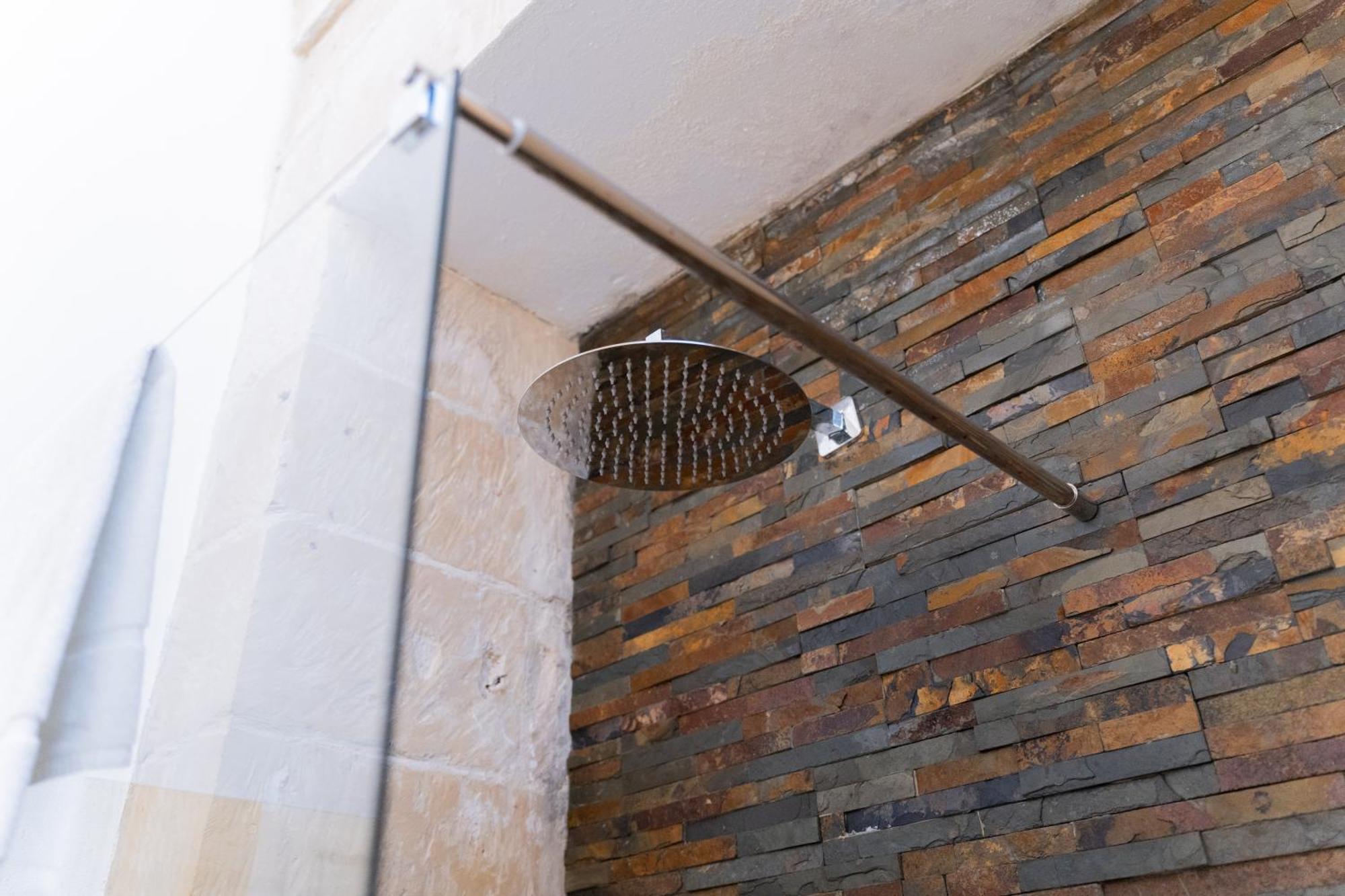 Dimora Barocca Luxury Suites Lecce Bagian luar foto