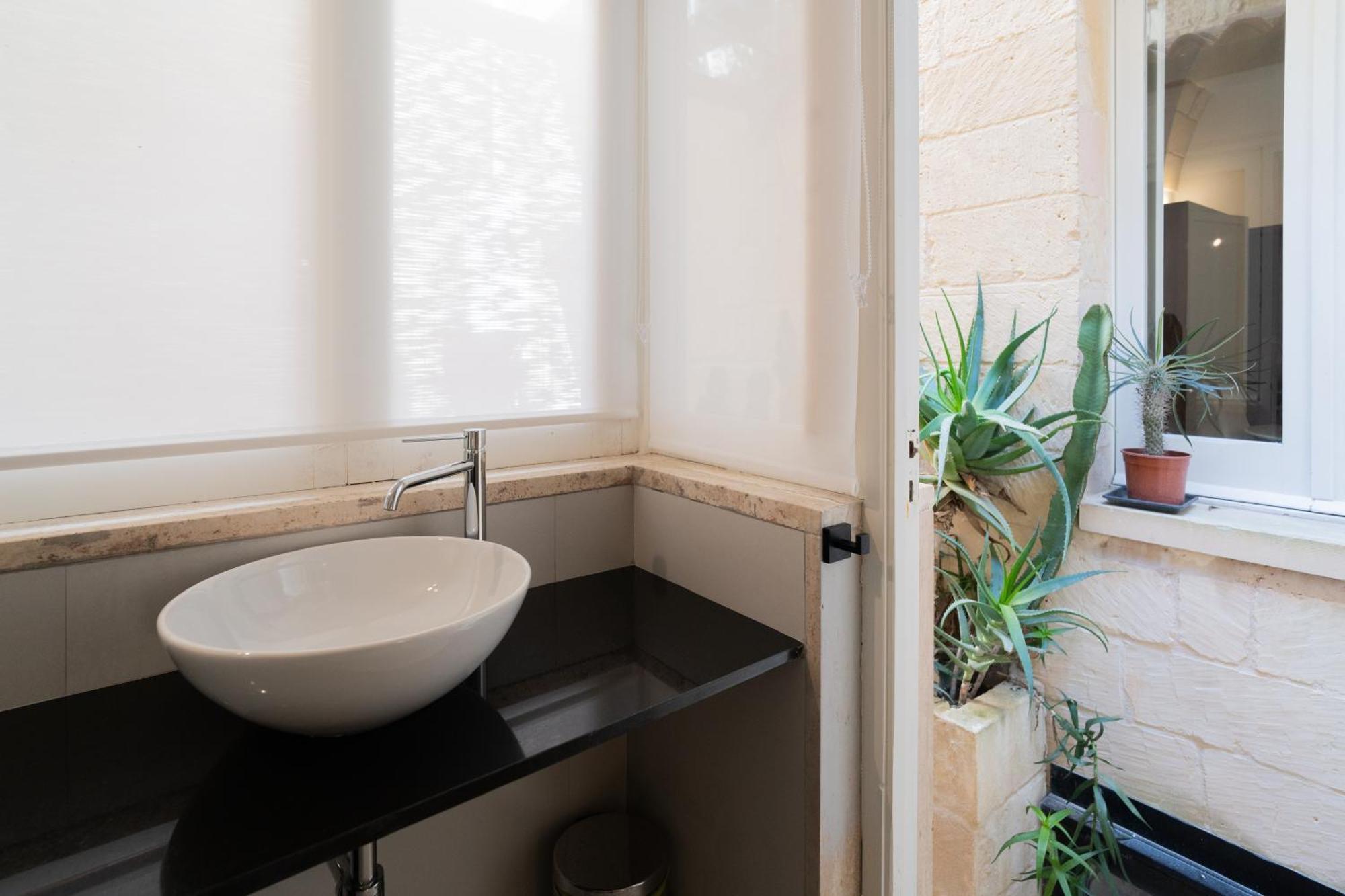 Dimora Barocca Luxury Suites Lecce Bagian luar foto