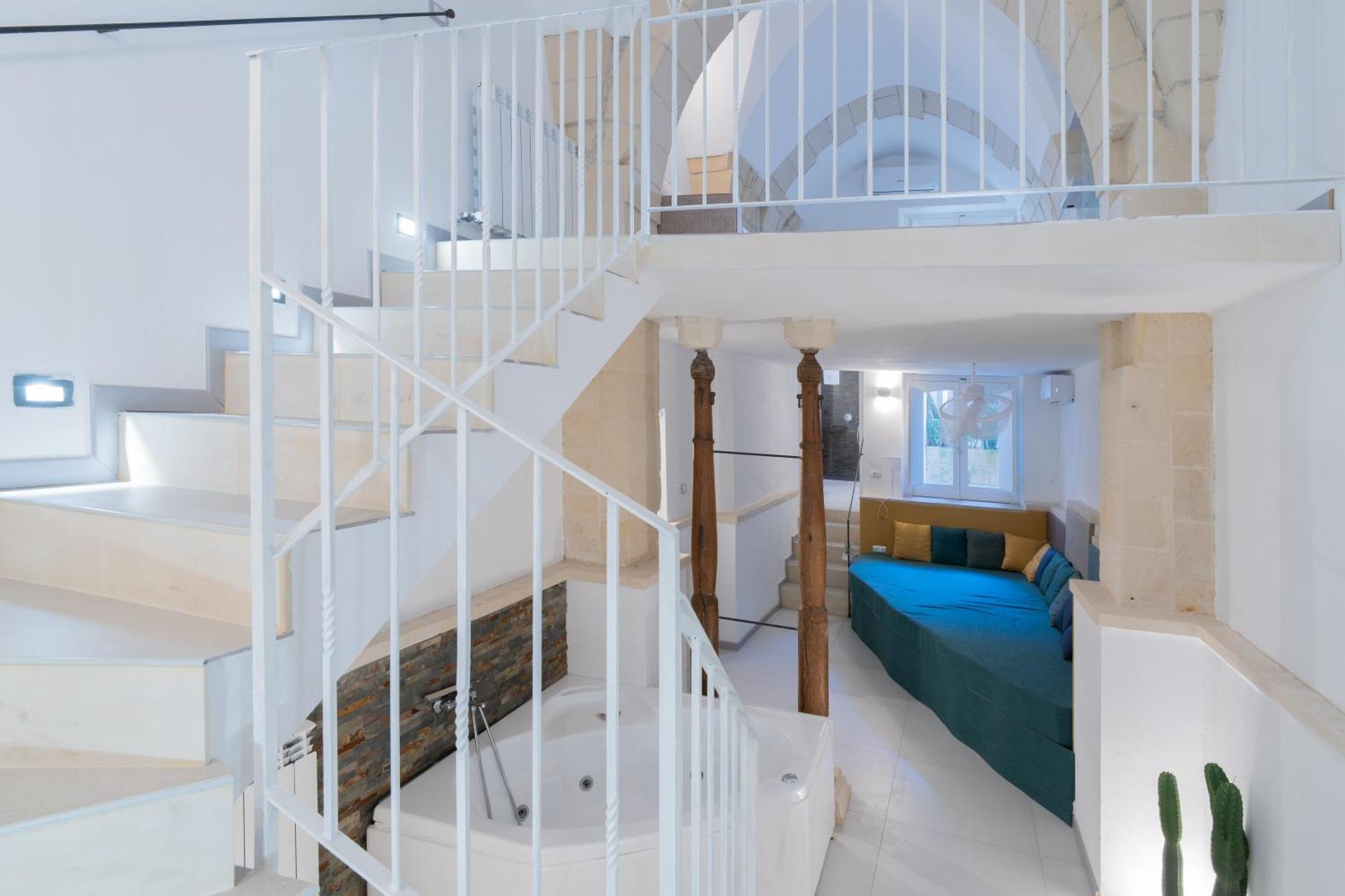 Dimora Barocca Luxury Suites Lecce Bagian luar foto